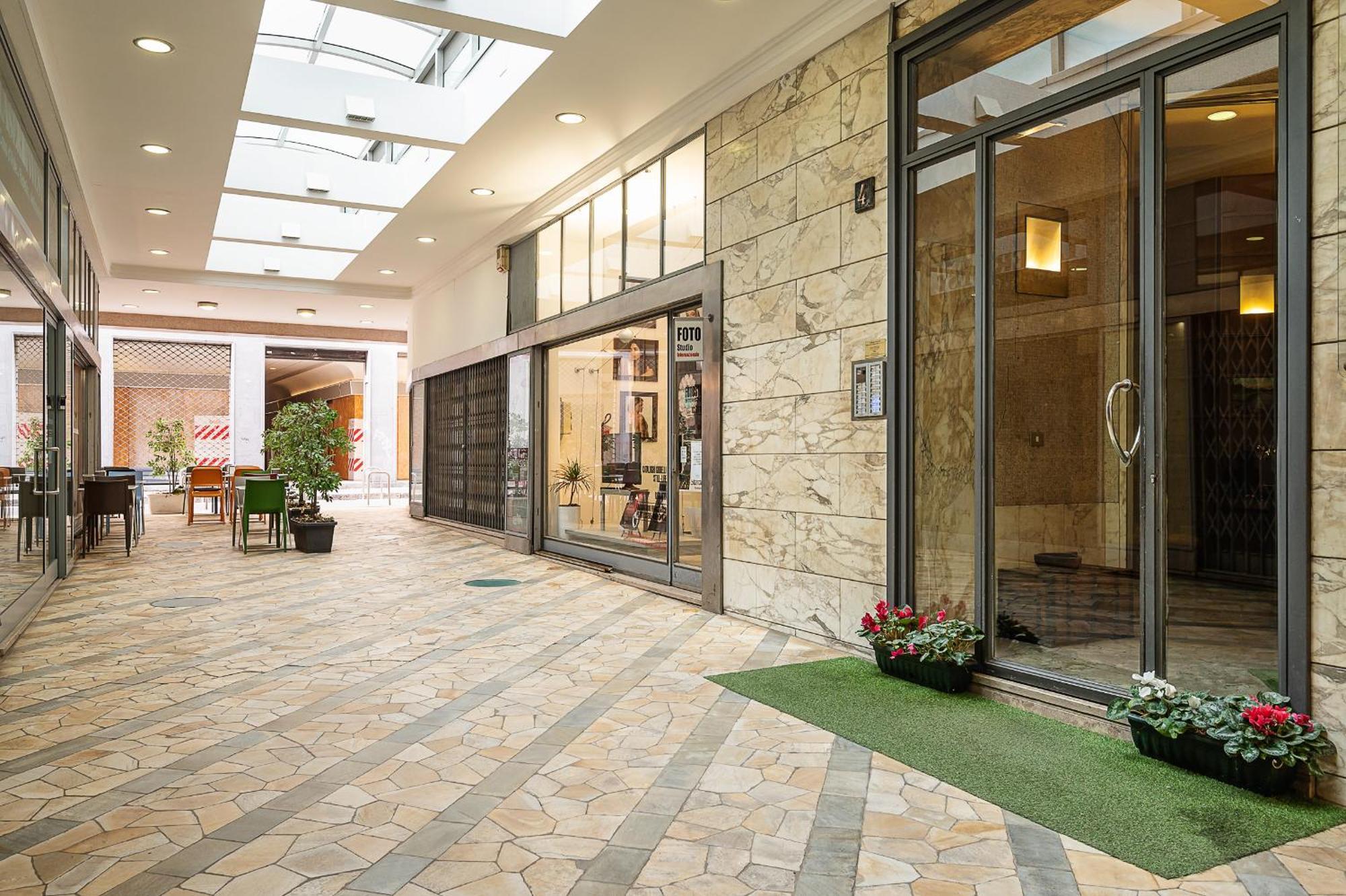 Classbnb - Two Apartments 400 Meters From The Duomo Milan Exterior photo